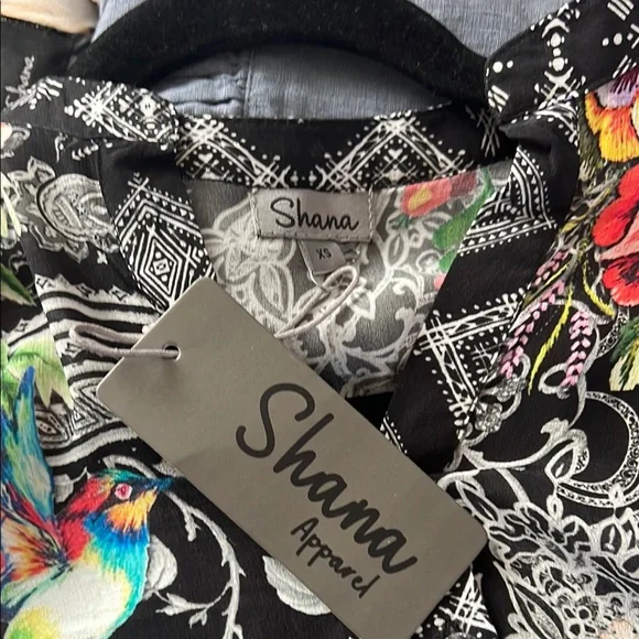 Silk Floral Black Blouse NWT - Picture 2 of 6